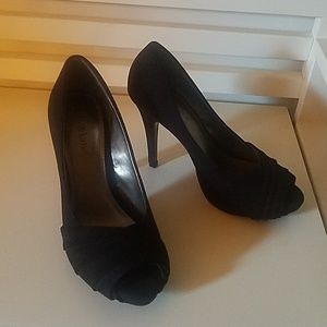 Kelly & Katie Black Pumps